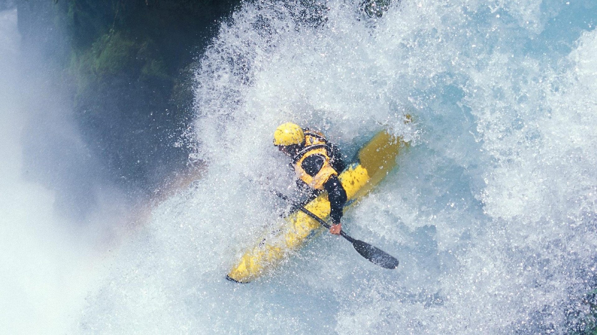 美国女子接力蝉联世界冠军，美国女子接力犯规
